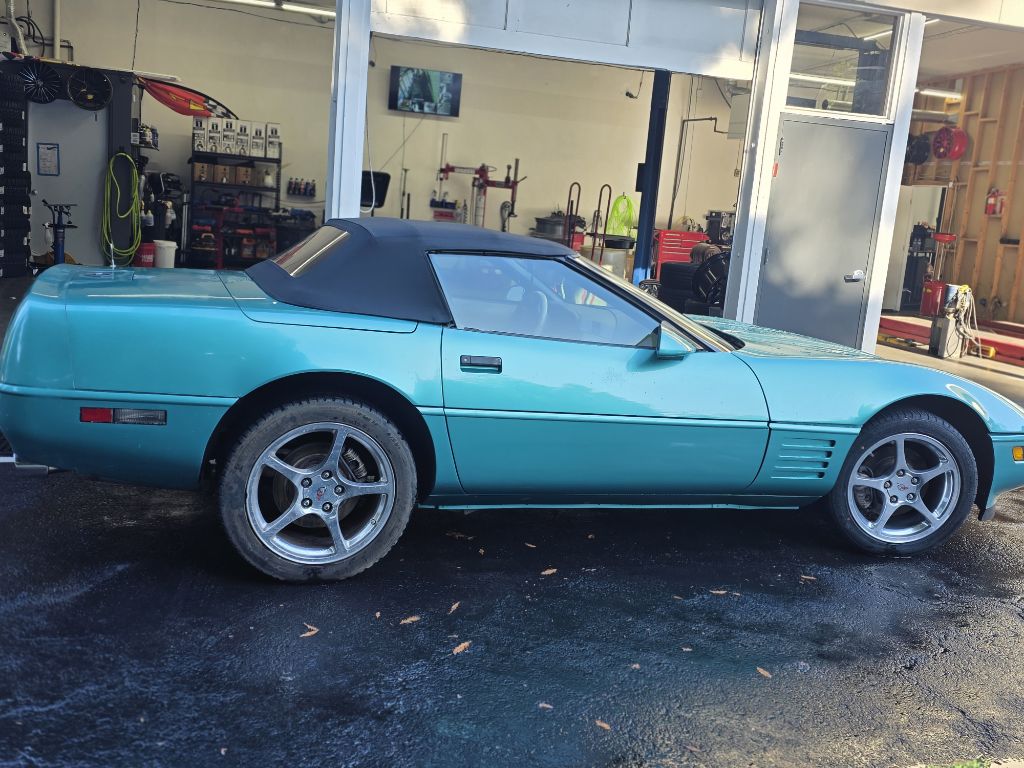Photo 8 of this CHEVROLET CORVETTE C-4