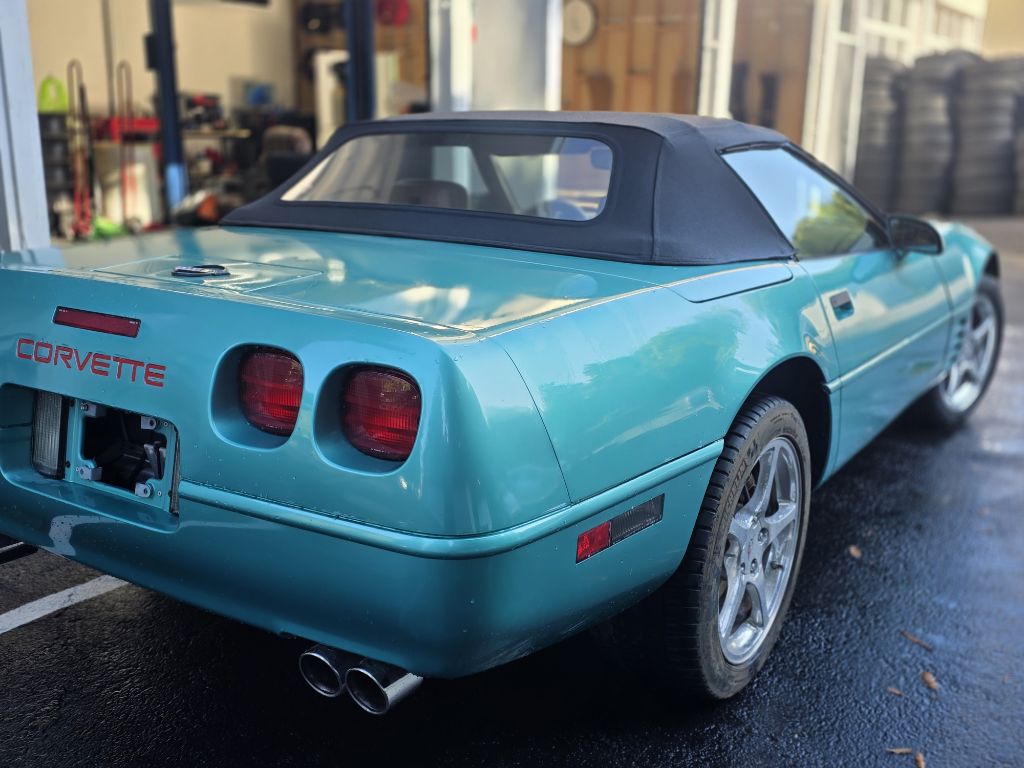 Photo 10 of this CHEVROLET CORVETTE C-4