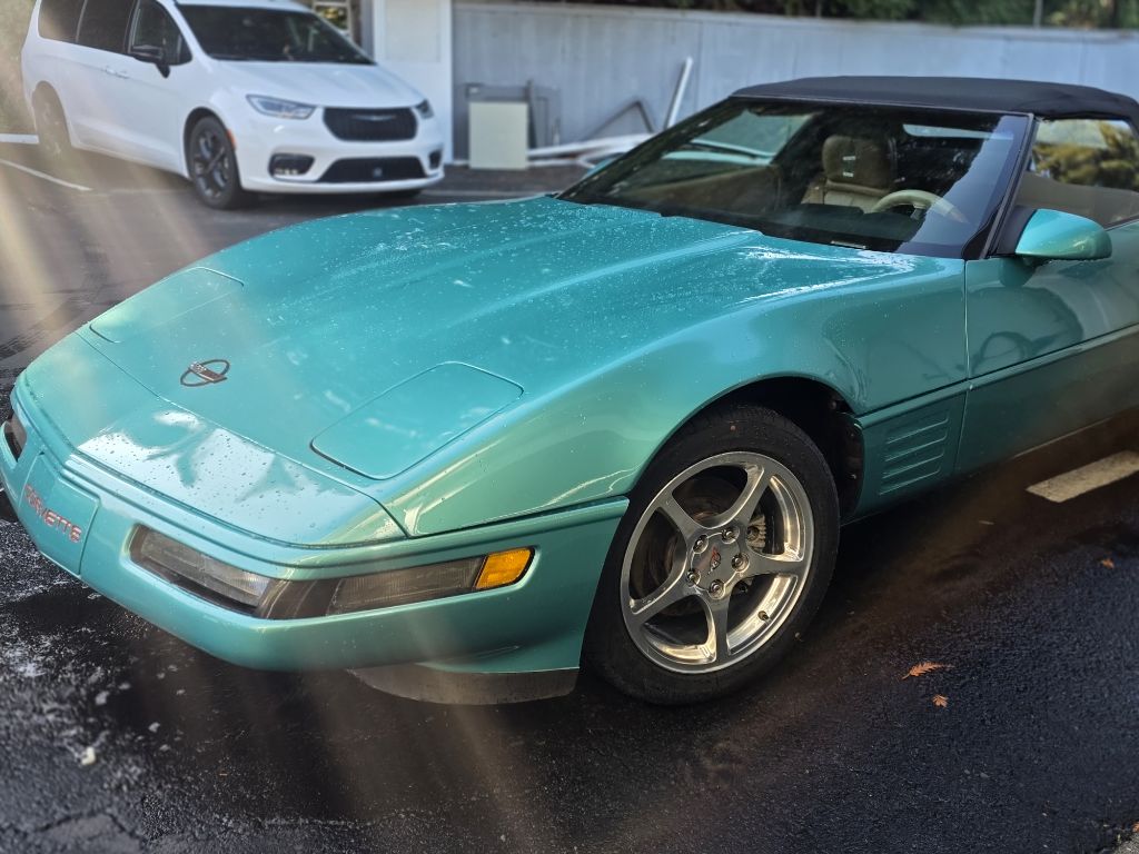 Photo 4 of this CHEVROLET CORVETTE C-4