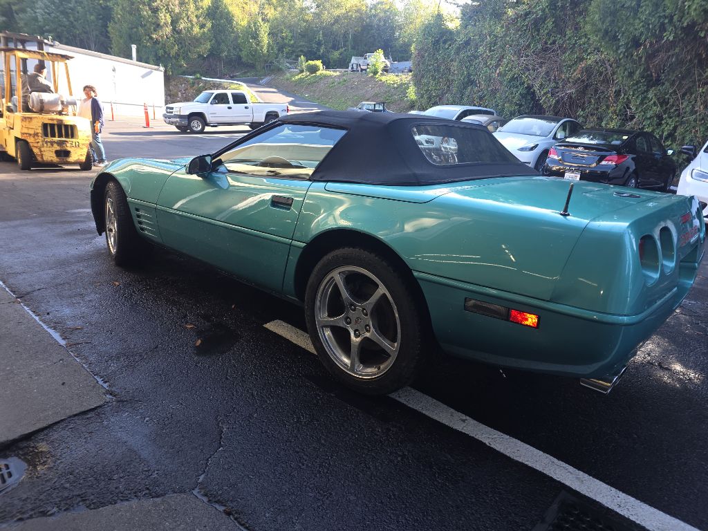Photo 12 of this CHEVROLET CORVETTE C-4