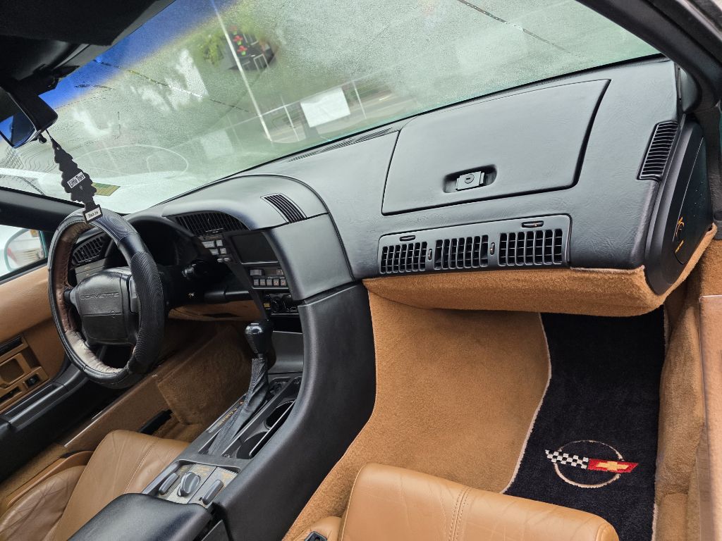 Photo 22 of this CHEVROLET CORVETTE C-4
