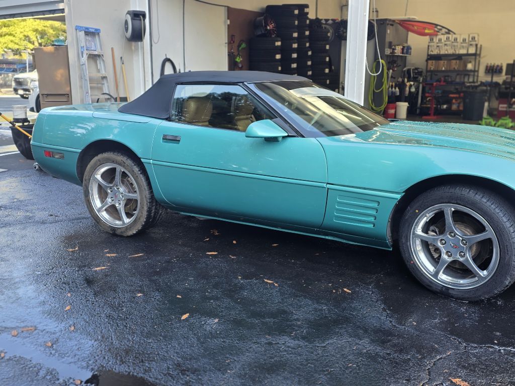 Photo 6 of this CHEVROLET CORVETTE C-4