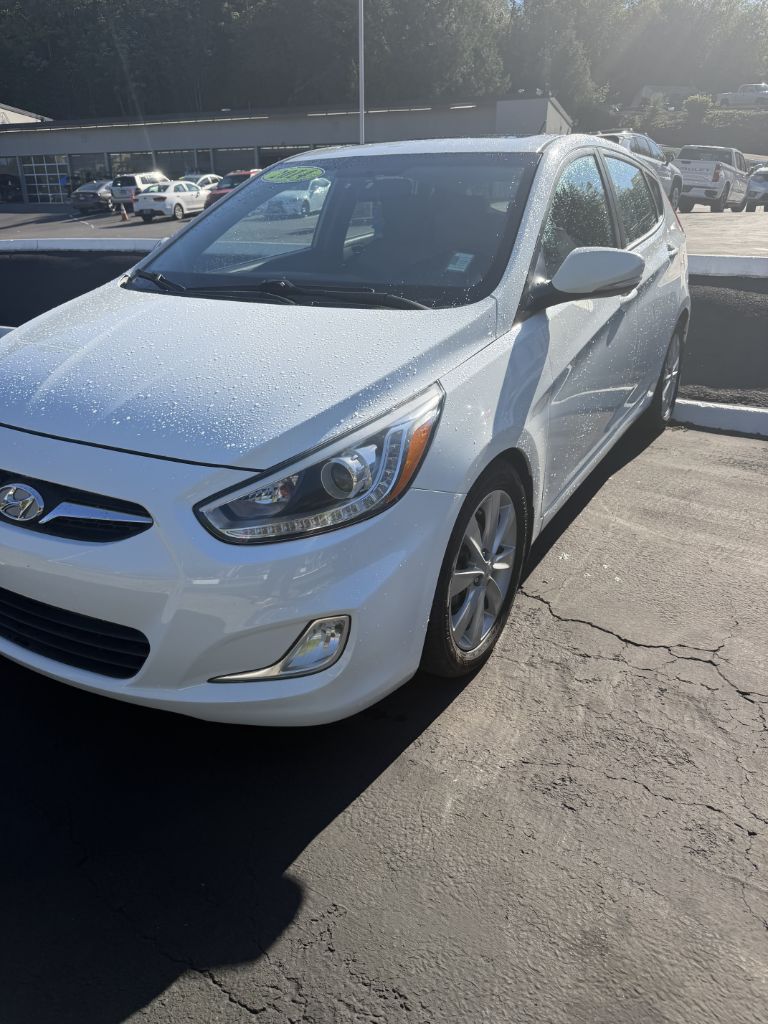 Photo 2 of this HYUNDAI ACCENT