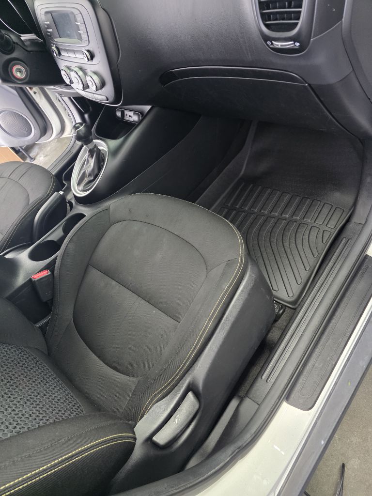 Photo 8 of this KIA SOUL