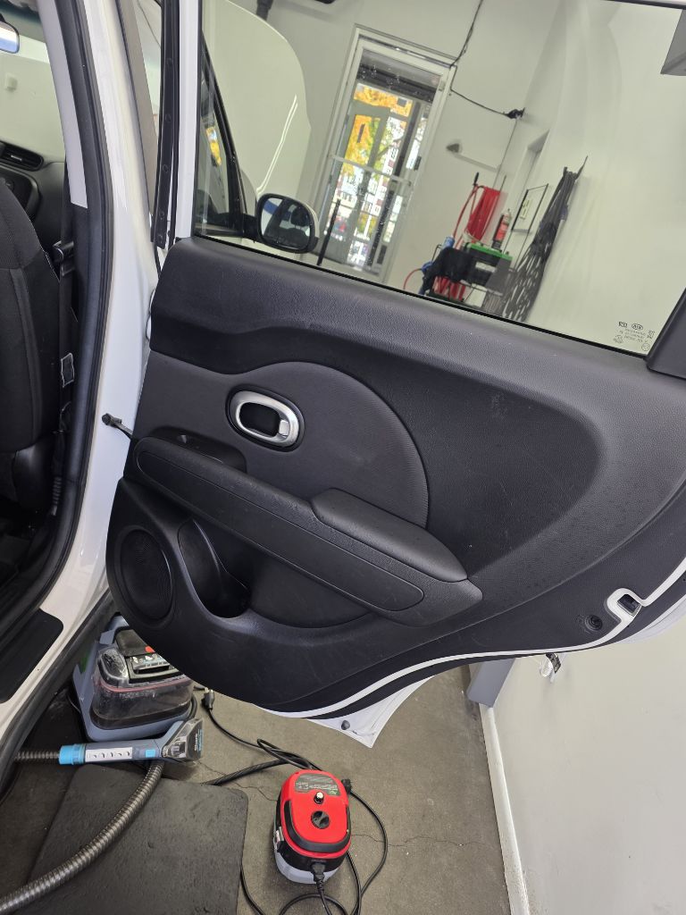 Photo 9 of this KIA SOUL