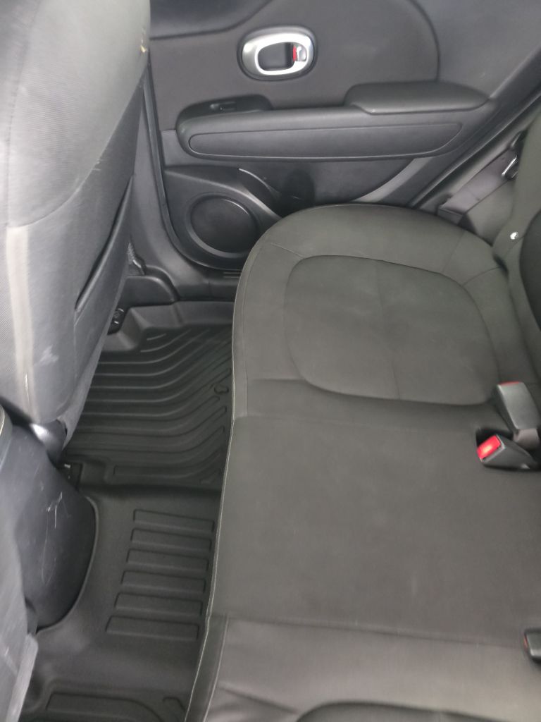 Photo 19 of this KIA SOUL