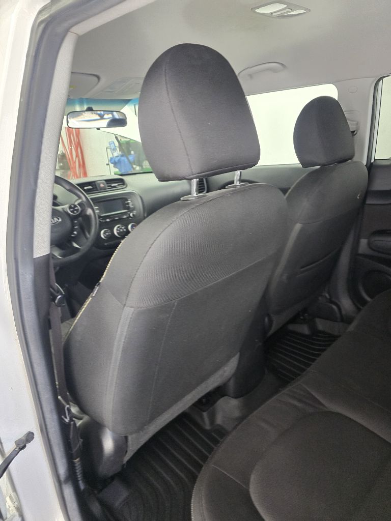 Photo 18 of this KIA SOUL