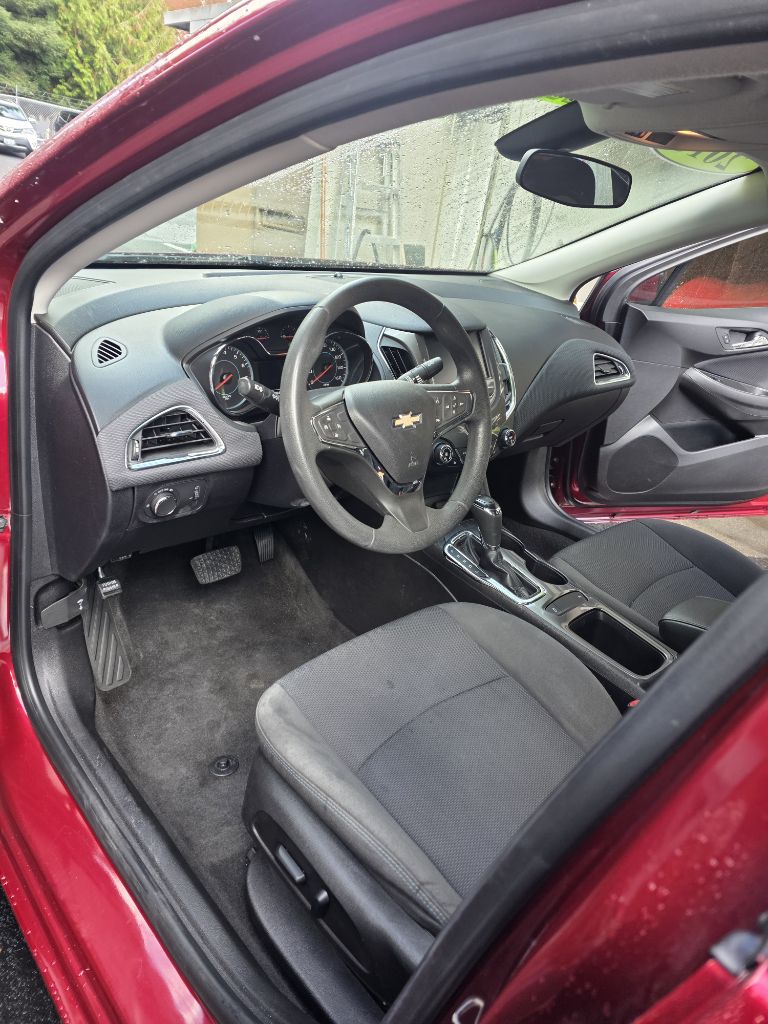 Photo 13 of this CHEVROLET CRUZE