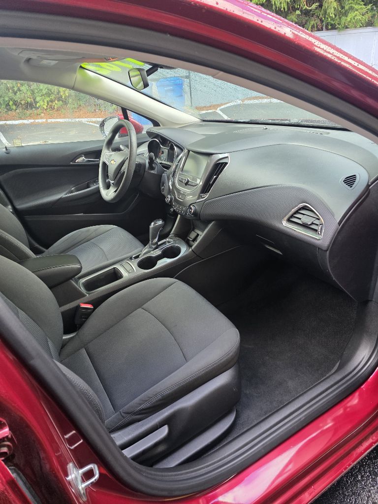 Photo 12 of this CHEVROLET CRUZE