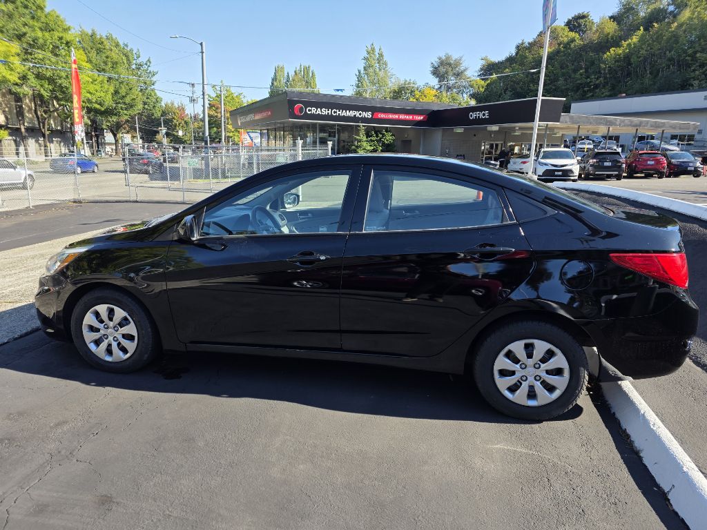 Photo 5 of this HYUNDAI ACCENT
