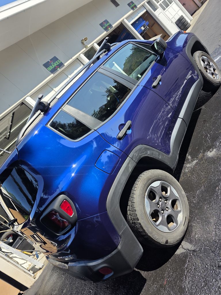 Photo 8 of this JEEP RENEGADE