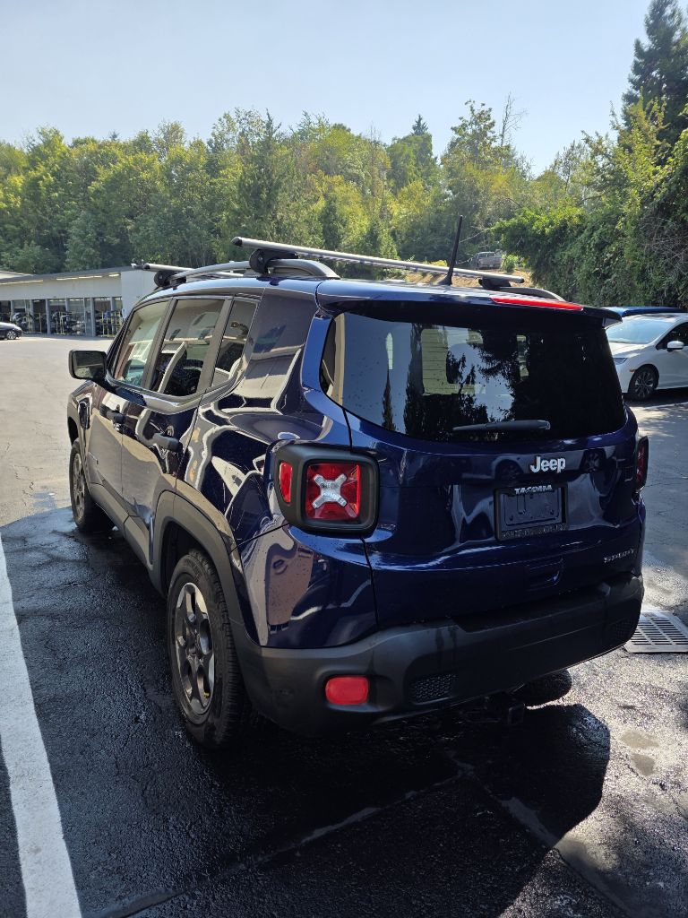 Photo 11 of this JEEP RENEGADE