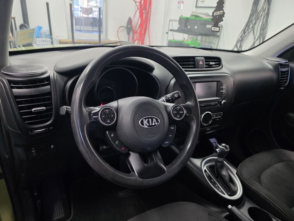 Photo 15 of this KIA SOUL