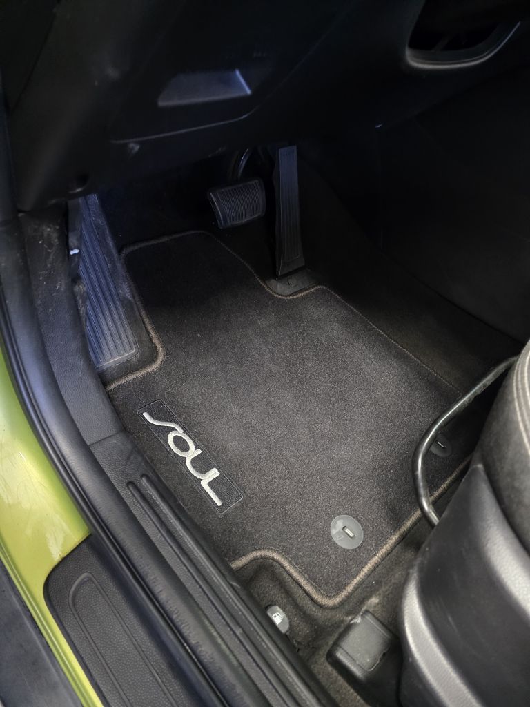 Photo 13 of this KIA SOUL