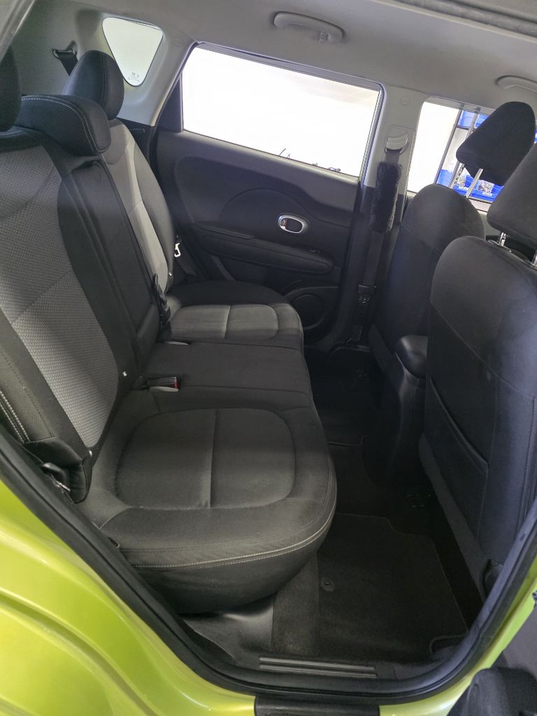 Photo 17 of this KIA SOUL