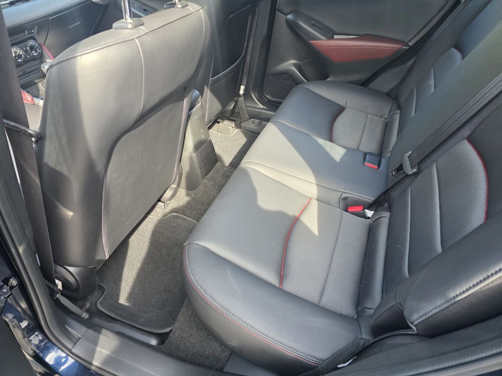 Photo 12 of this MAZDA CX-3