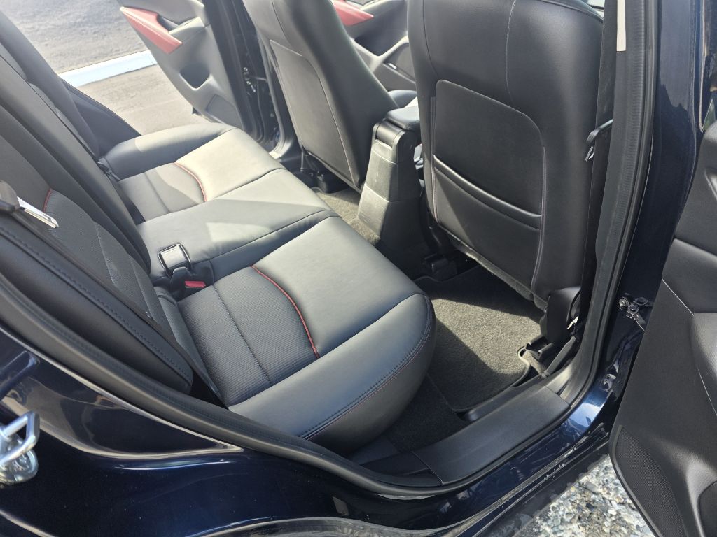 Photo 18 of this MAZDA CX-3