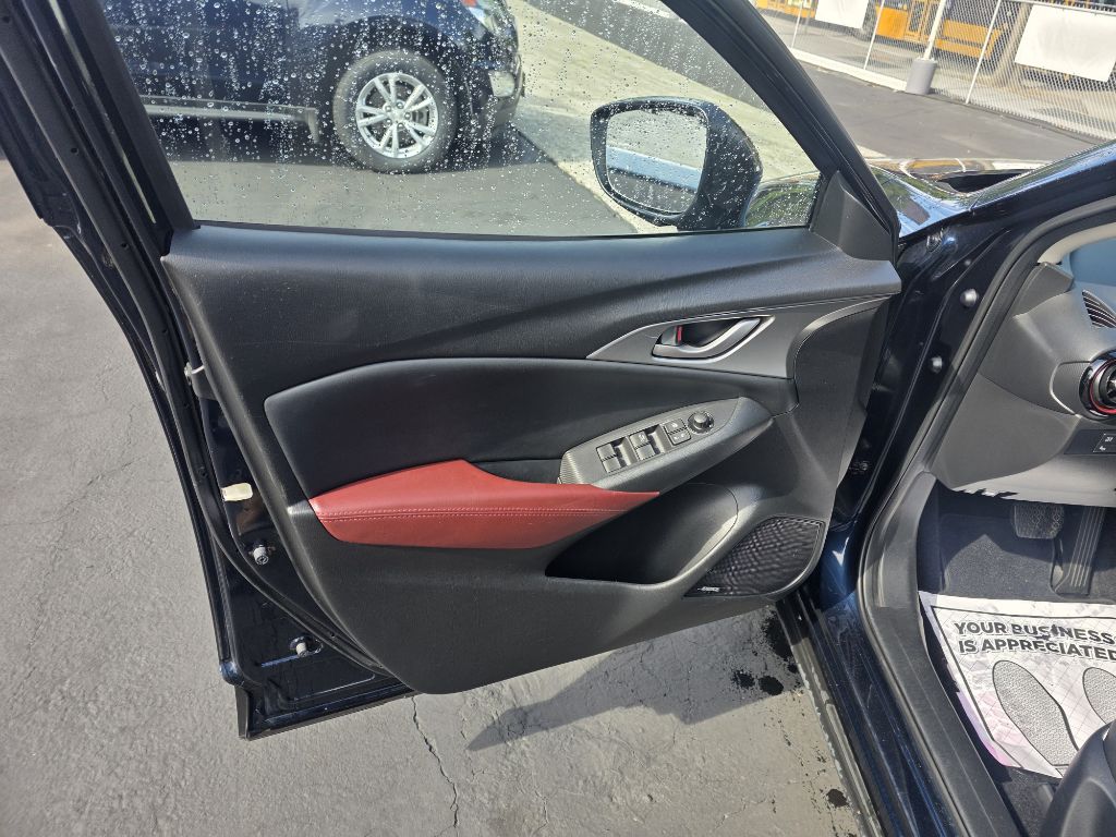 Photo 13 of this MAZDA CX-3