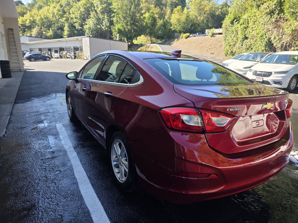 Photo 9 of this CHEVROLET CRUZE