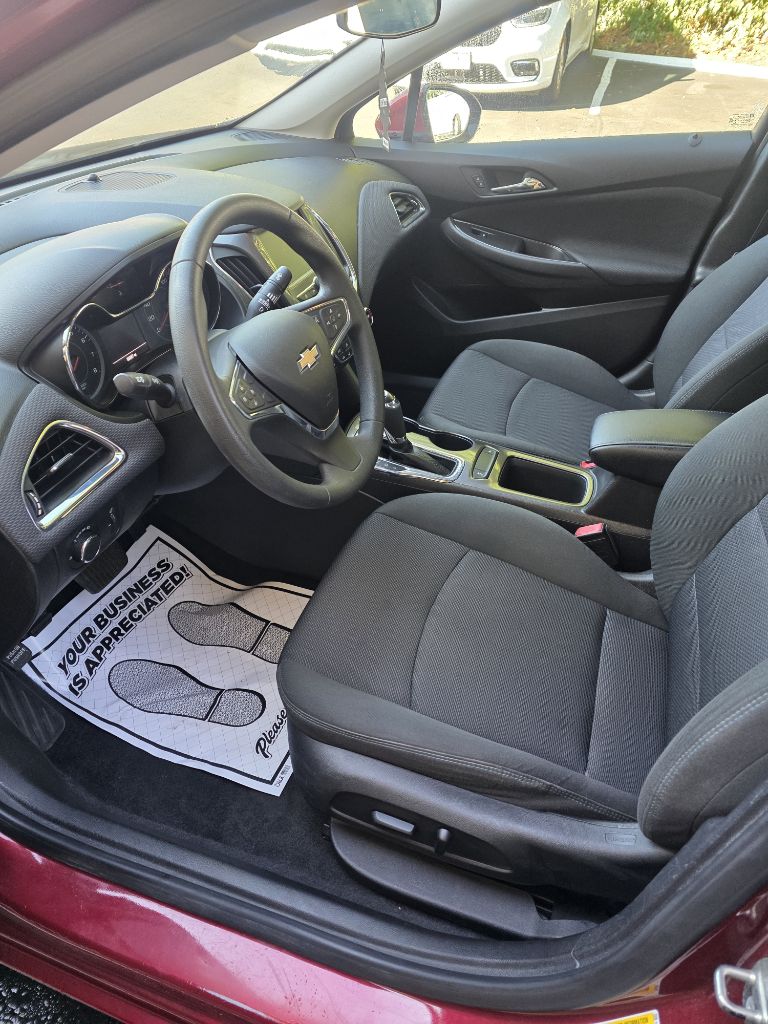 Photo 14 of this CHEVROLET CRUZE