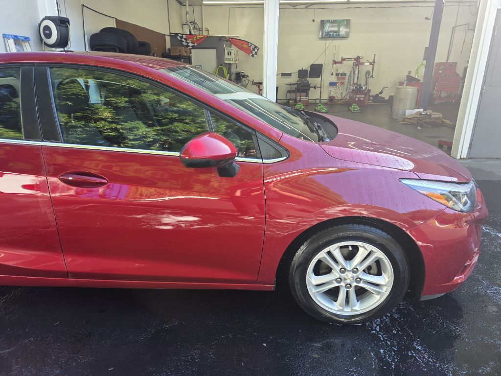 Photo 5 of this CHEVROLET CRUZE