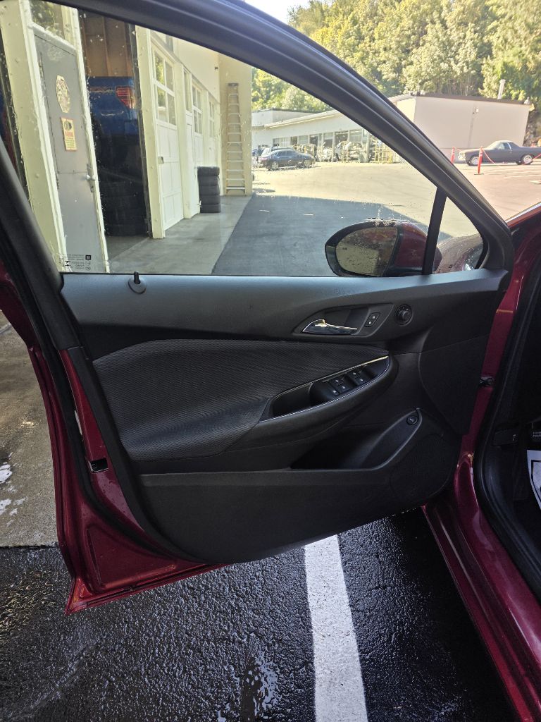 Photo 16 of this CHEVROLET CRUZE
