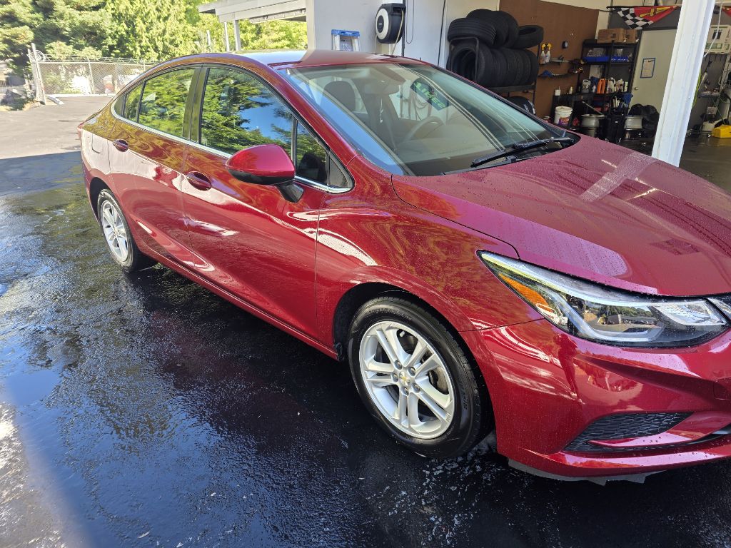 Photo 4 of this CHEVROLET CRUZE
