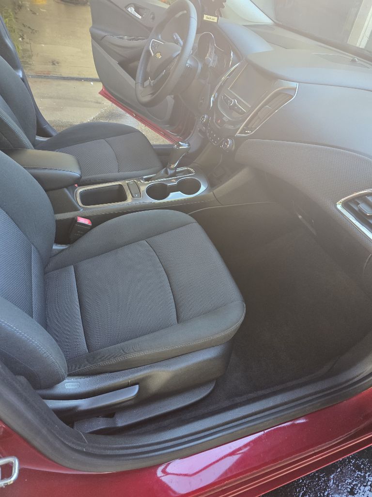Photo 19 of this CHEVROLET CRUZE