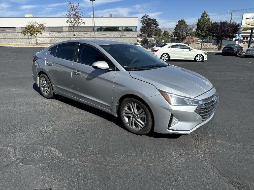 Photo 8 of this HYUNDAI ELANTRA