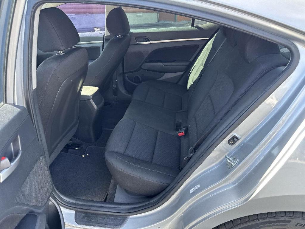Photo 11 of this HYUNDAI ELANTRA