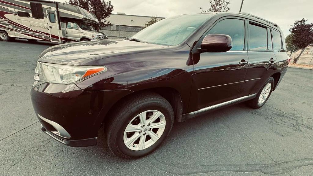 Photo 8 of this TOYOTA HIGHLANDER
