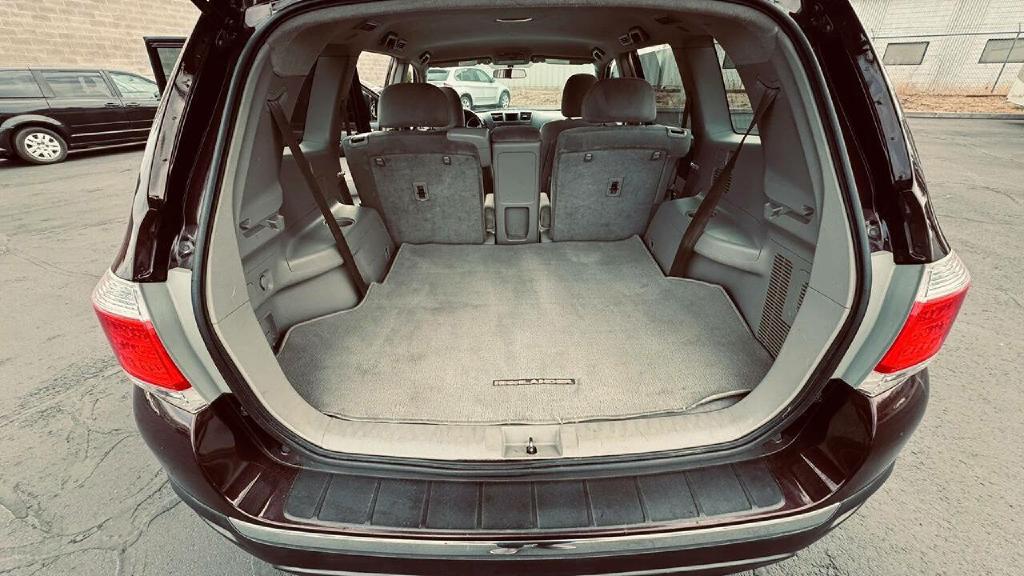 Photo 12 of this TOYOTA HIGHLANDER