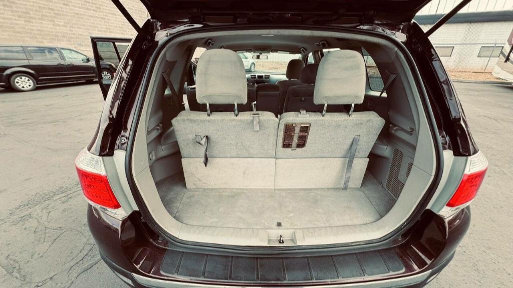 Photo 13 of this TOYOTA HIGHLANDER
