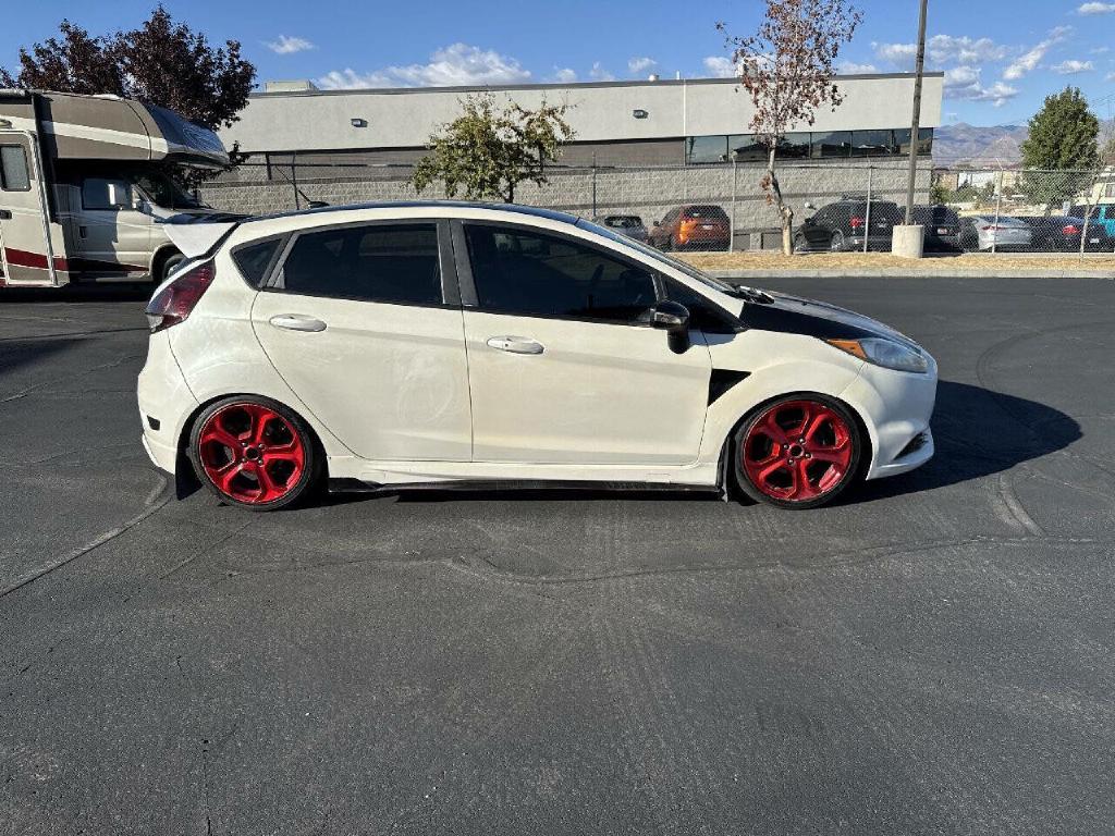 Photo 5 of this FORD FIESTA