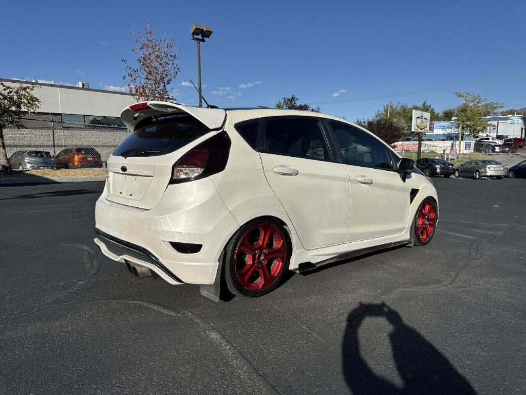 Photo 6 of this FORD FIESTA