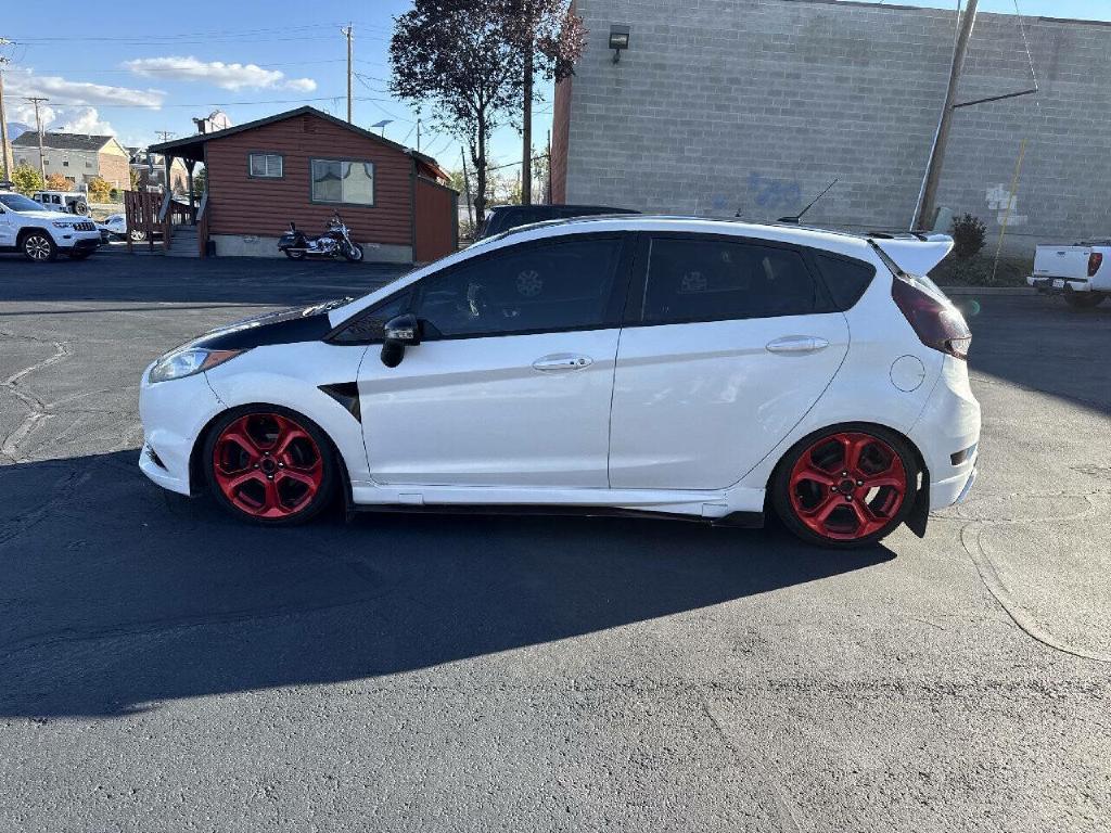 Photo 9 of this FORD FIESTA