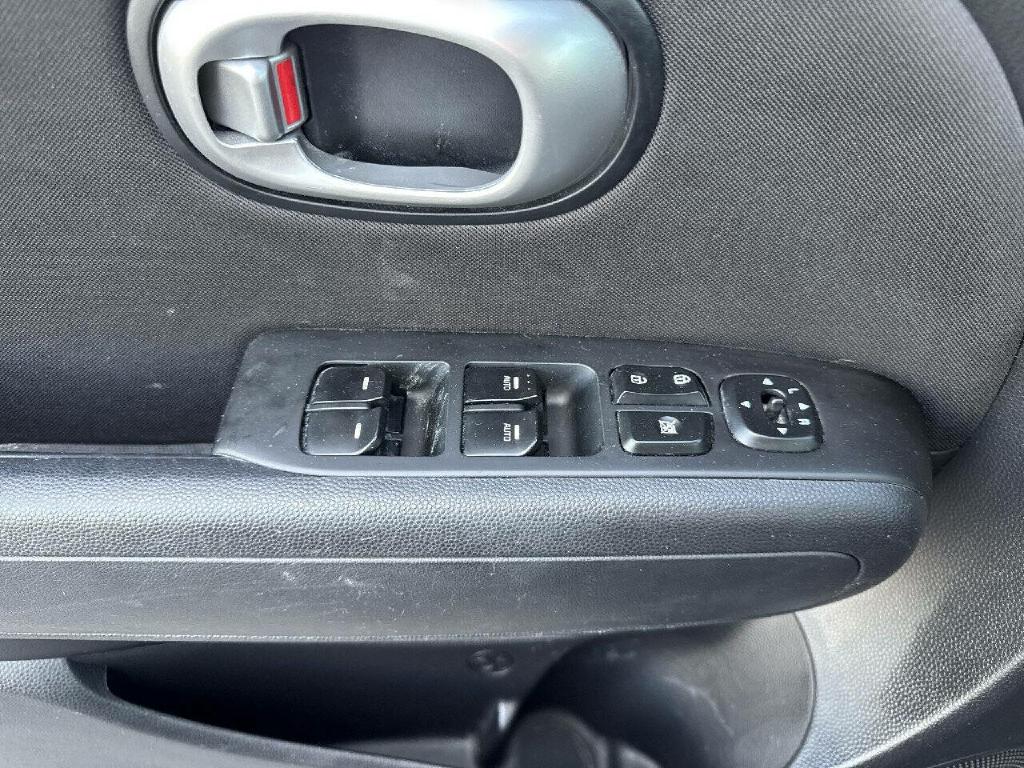 Photo 20 of this KIA SOUL
