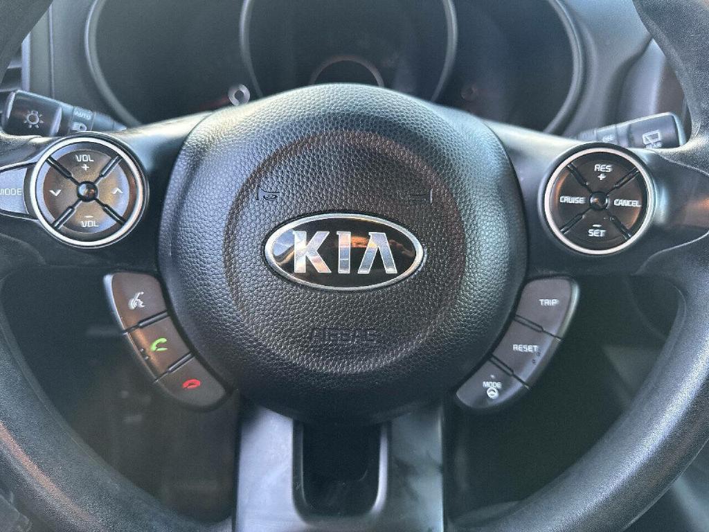 Photo 21 of this KIA SOUL