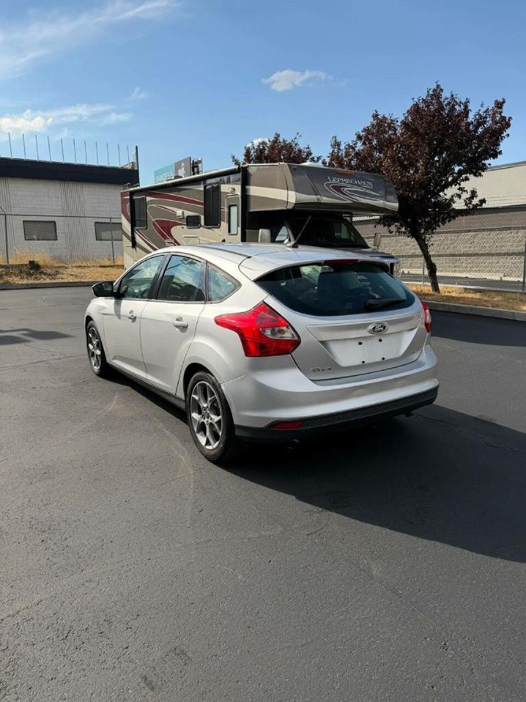 Photo 6 of this FORD FOCUS
