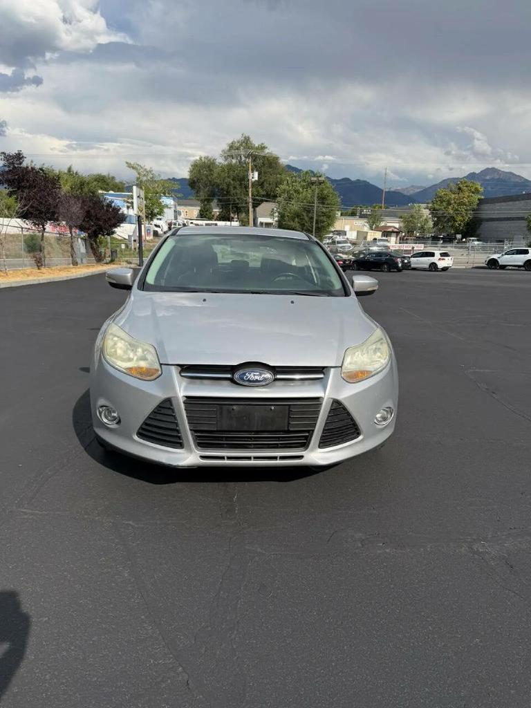 Photo 8 of this FORD FOCUS