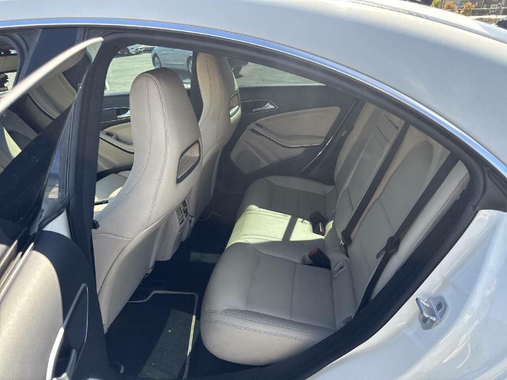 Photo 11 of this MERCEDES-BENZ CLA