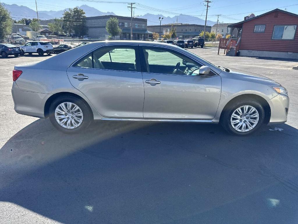 Photo 3 of this TOYOTA CAMRY
