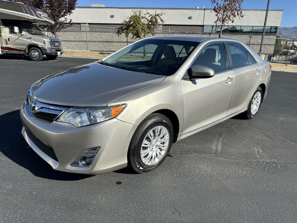 Photo 8 of this TOYOTA CAMRY
