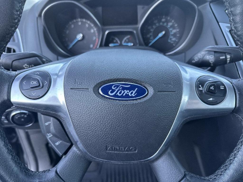 Photo 8 of this FORD FOCUS