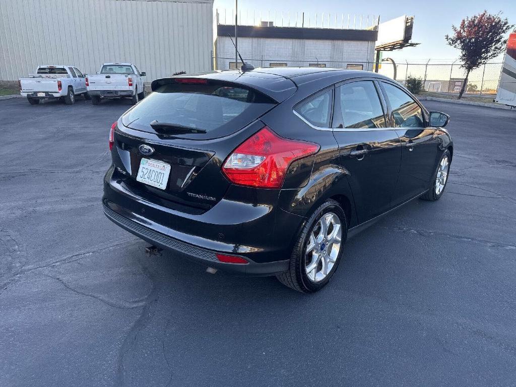 Photo 9 of this FORD FOCUS