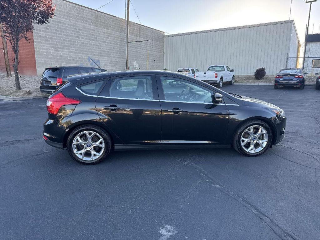 Photo 11 of this FORD FOCUS