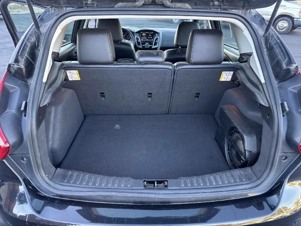 Photo 17 of this FORD FOCUS