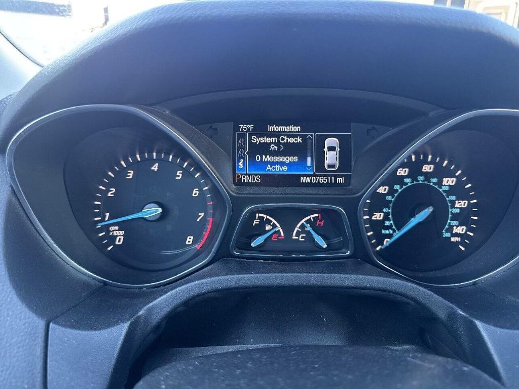 Photo 19 of this FORD FOCUS