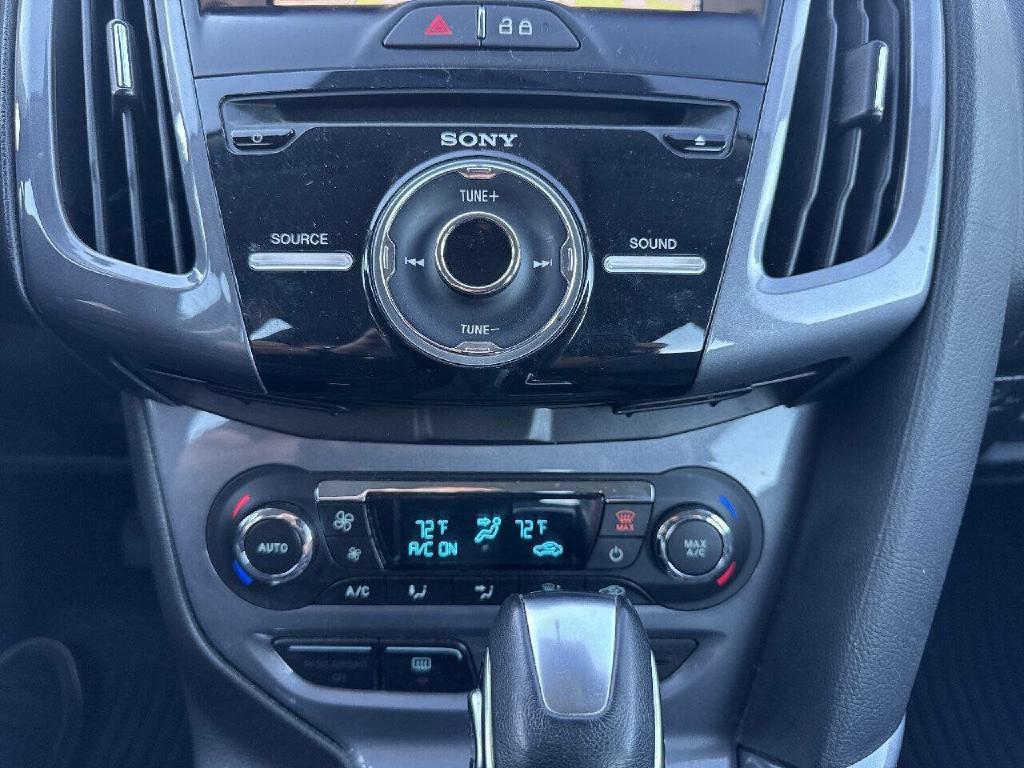 Photo 23 of this FORD FOCUS