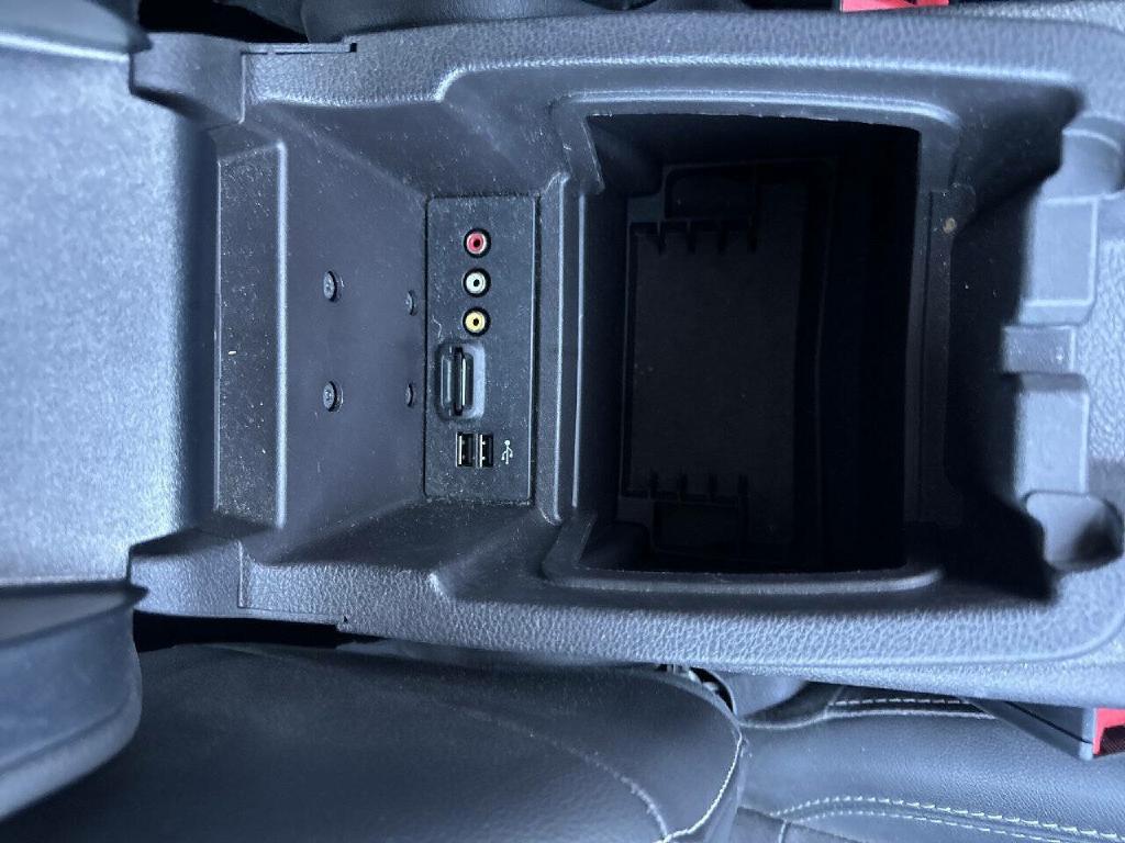 Photo 25 of this FORD FOCUS